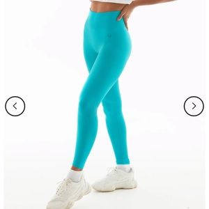 Lazuli Label Air Seamless Leggings